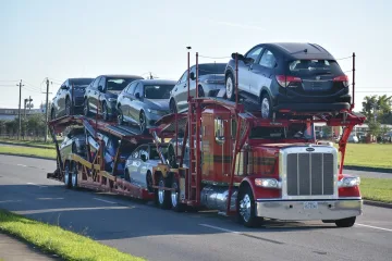 Taşıyıcı Kamyon Renault Kangoo içinde Brussel Belçika