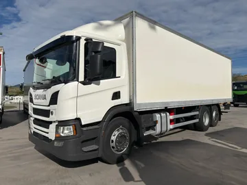 Taşıyıcı Kamyon Scania P360 içinde Vena Avusturya